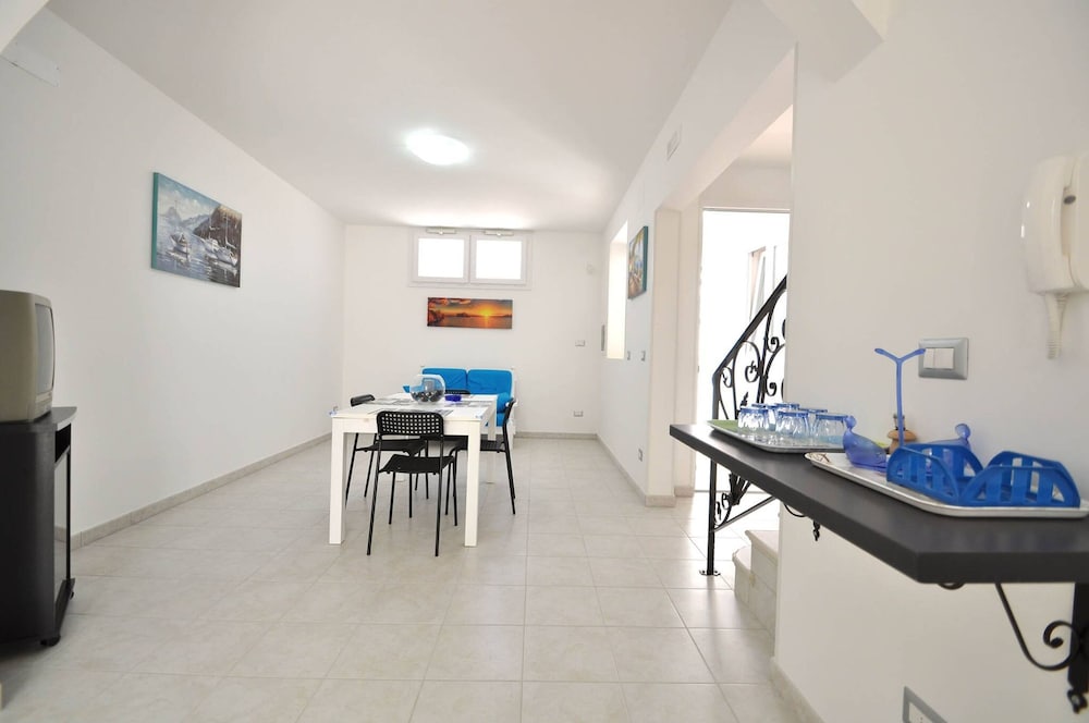 Villa Sacher Sleeps 12 Just 100 Metres From the sea