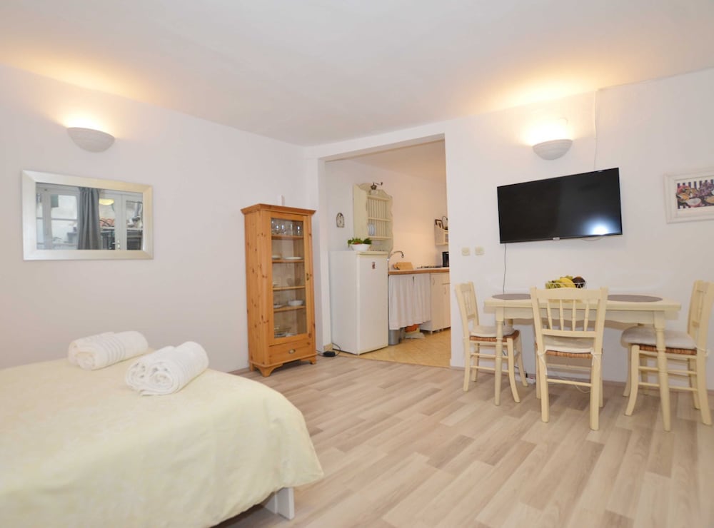 La Dolce Vita Studio