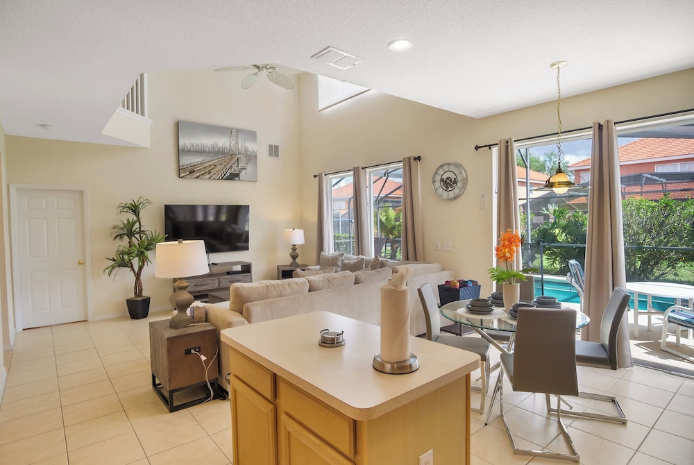 Enchanted 5BR Townhome Disney Fun Awaits