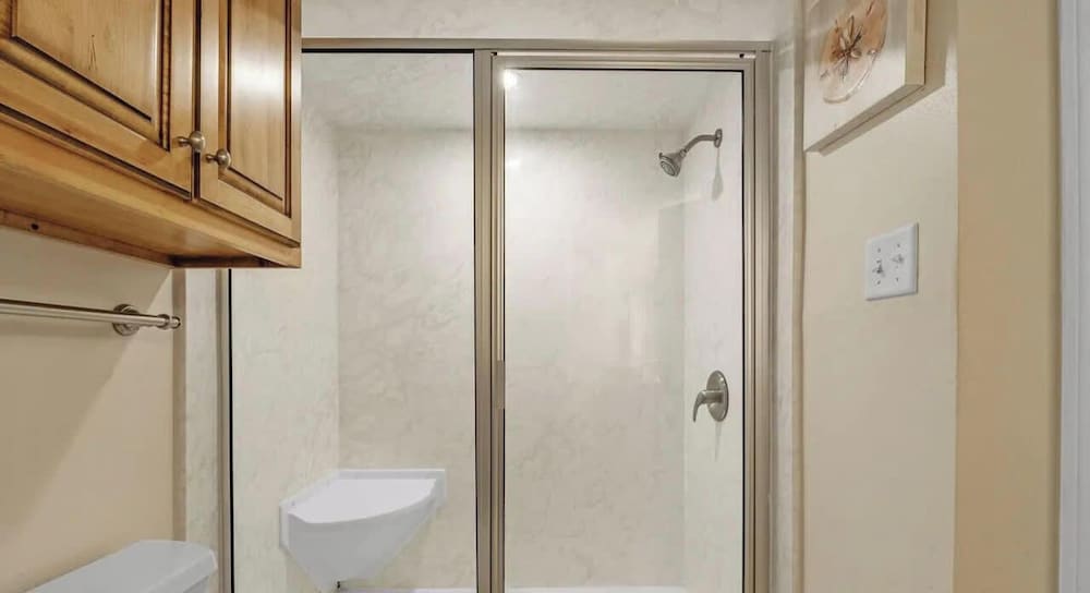 1 bed Beach Pools Waterfront Boating Palmaway