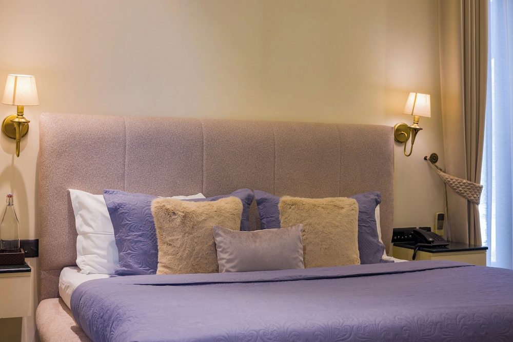 ELIVAAS Ibiza Luxe 4-BHK Farmhouse