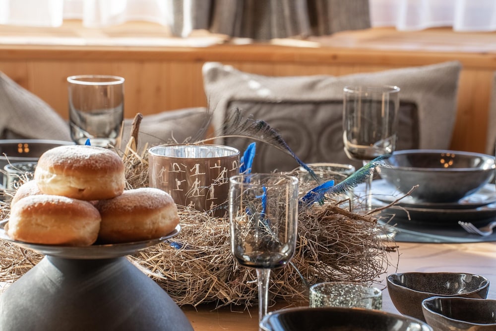 Elegant Chalet Near Slopes & Village