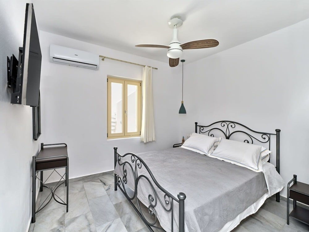 Villa Maria - Naoussa Pigeons Blue Gold Suite