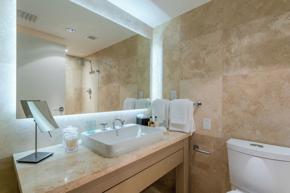 Luxury Vacation Rentals at 1 Hotel & Homes by LRMB