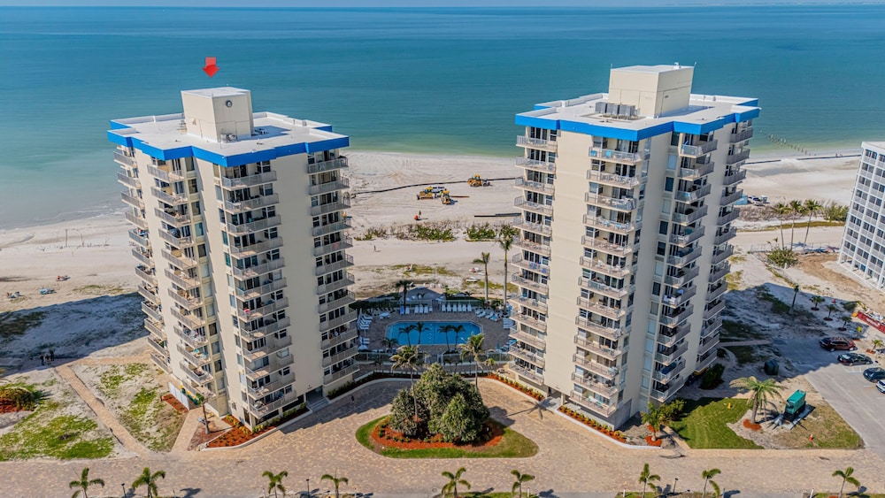 Estero Beach Tennis 1004c Direct Gulf Water Views