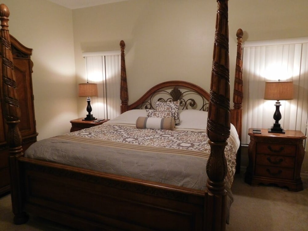 Spacious 6-bedroom Home in Hampton Lakes Perfect for Family Getaways! - Image 3