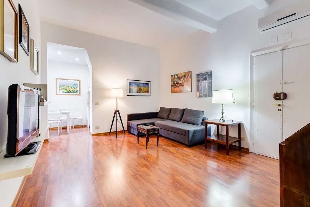 Borgo Vittorio near Saint Peter's square