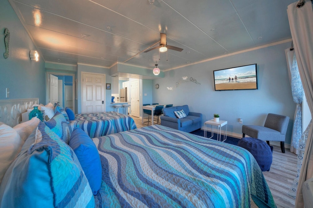 Bubbly Blew by Avantstay Beachfront Condo View