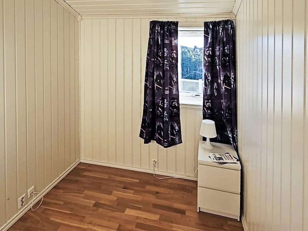 6 Person Holiday Home in Hosteland