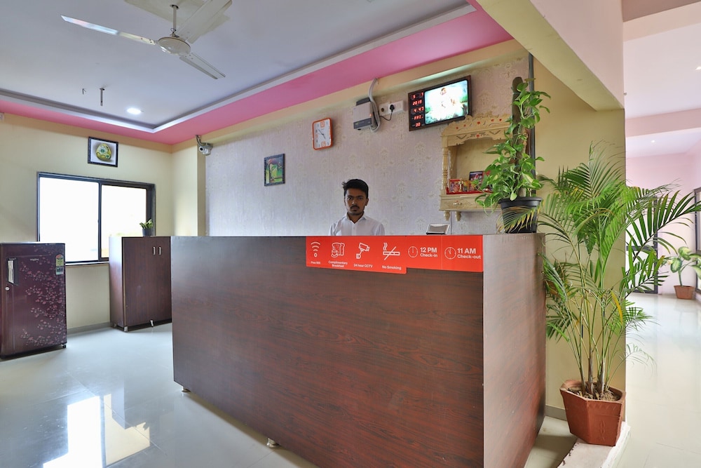 OYO 37477 D K Guest House view 3