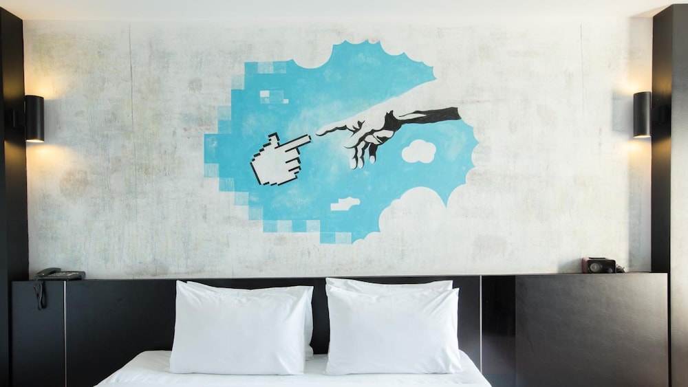 Pentahug Hotel