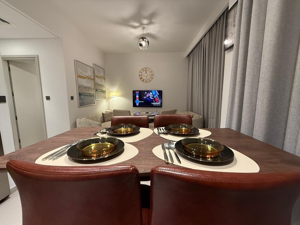 Elegant Stay in Ranches Villa