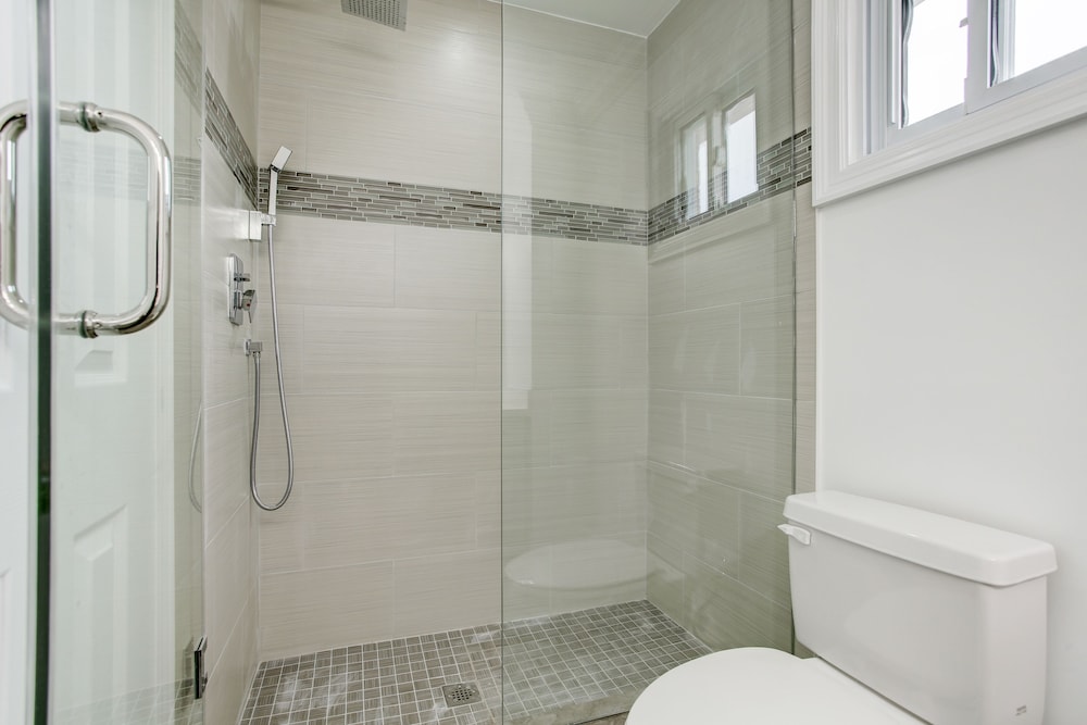 QuickStay - Beautiful 5bdrm House in Vaughan - Property Image 11