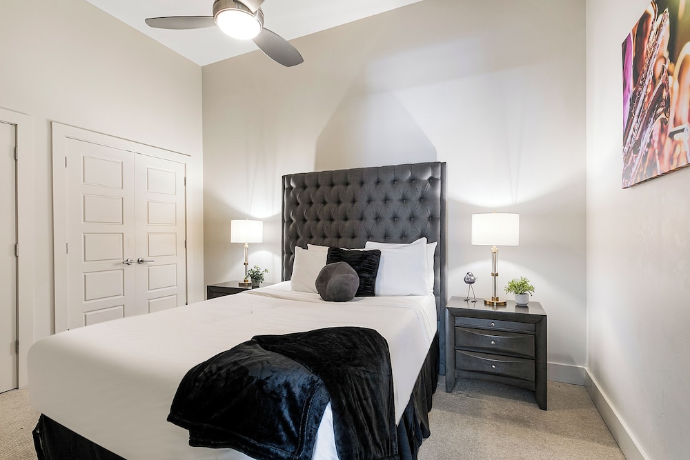 Tasteful Condo Near French Quarter photo 2