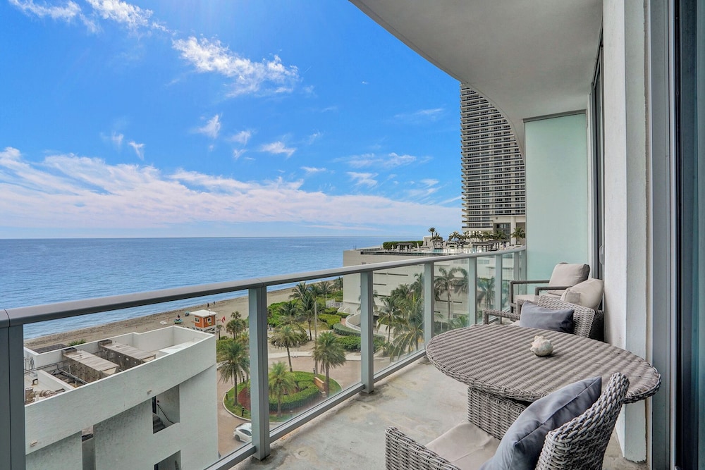 Oceanfront Luxury Apt with Stunning View - Image 4