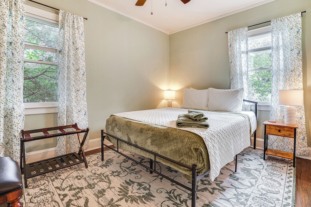 Minneapolis Vacation Rental ~ 5 Mi to Downtown!