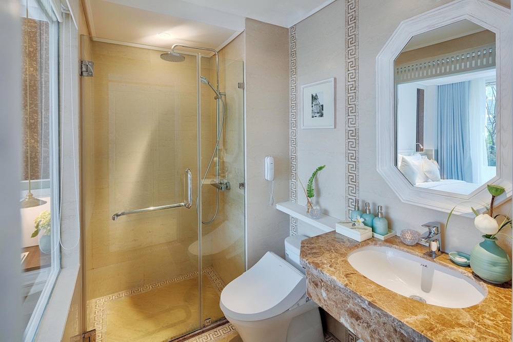Au Lac Charner Hotel 20