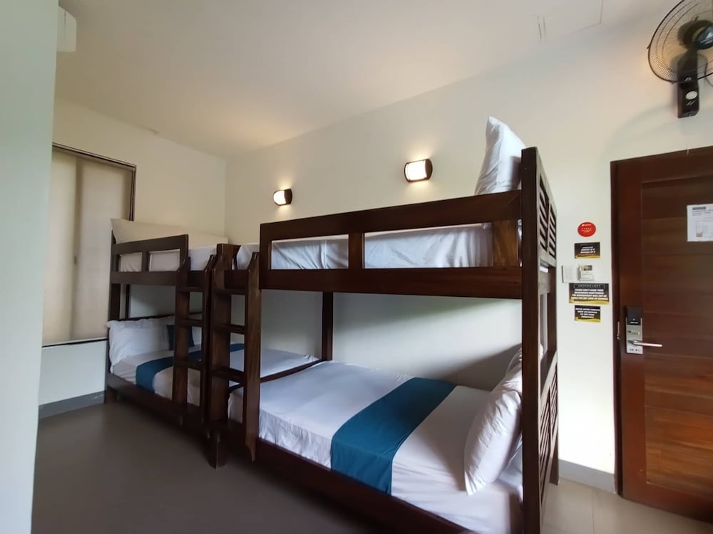 Anton's Loft Designer Resort Pansol