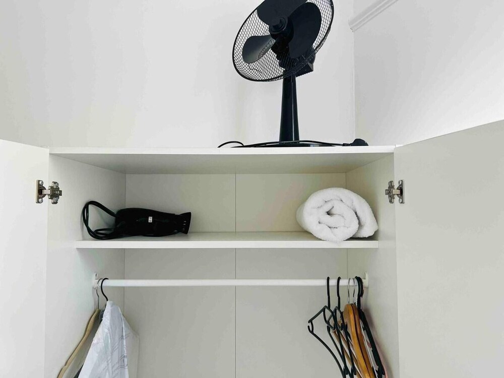 Private Rooms for 7 People With Bathroom