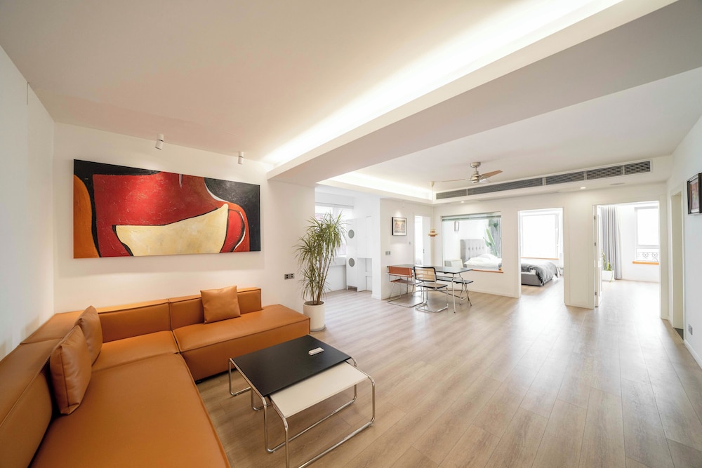 Book and Bed - SML Center