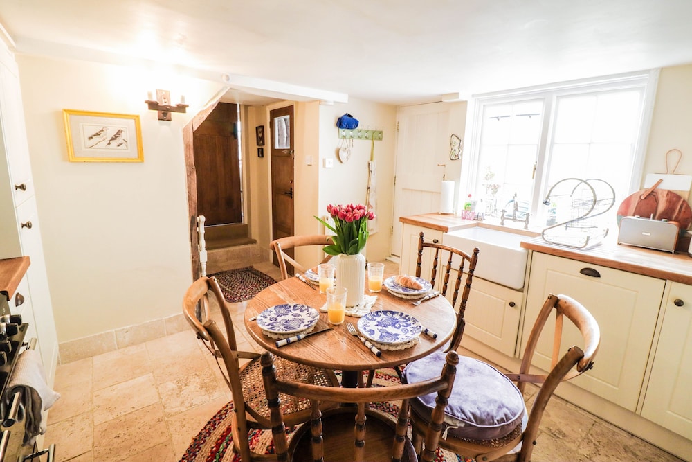 Charming Period Cottage With Free Wifi