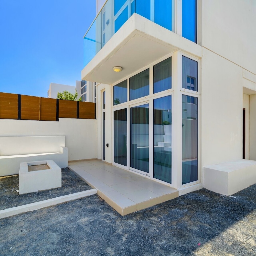 Modern 3BR townhouse in Damac Hills 2