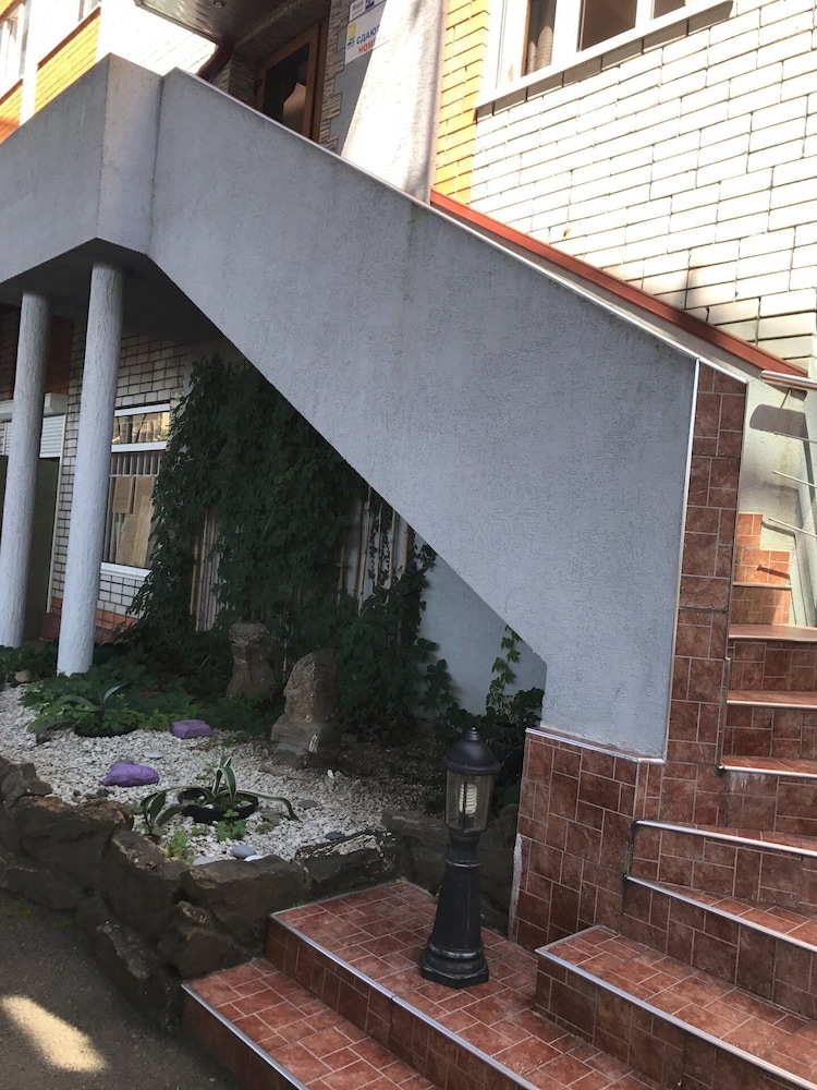 Elena Guest House