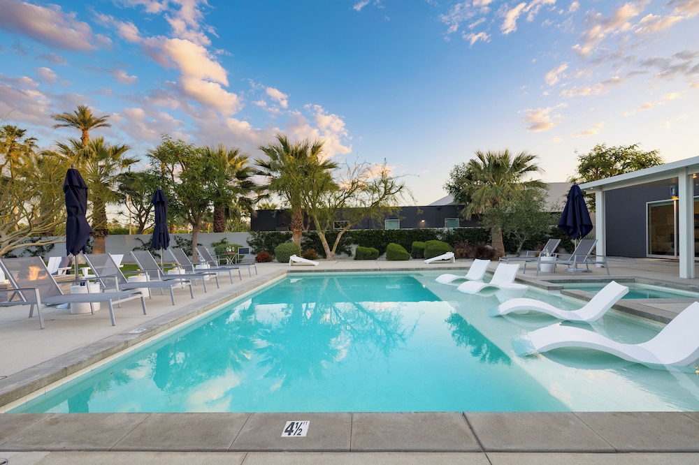 The Polo Villas by AvantStay – Modern Oasis Near Empire Polo Club