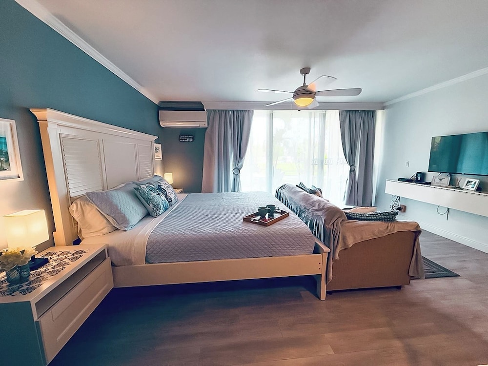 NEW Stunning Beachfront Condo at the Coral Beach