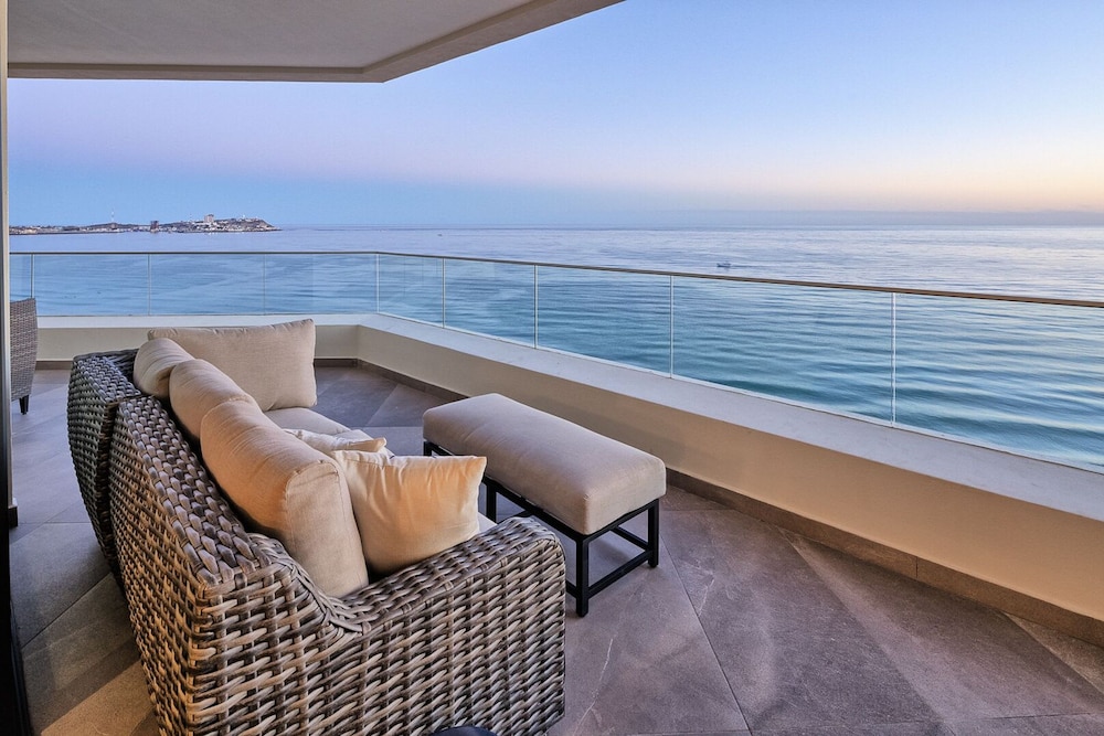 Luxury New Oceanfront Condo 5BR Sleeps 12