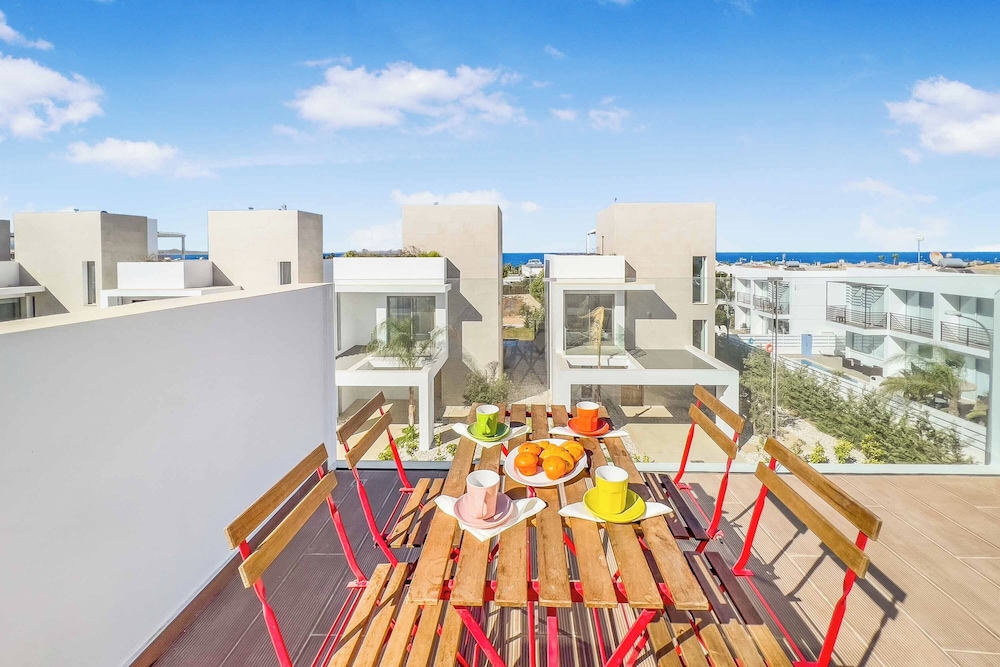 Azure Seaview Garnet Villa