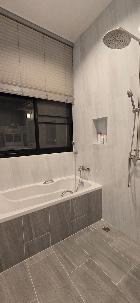 Goldena Residence Pool Villas