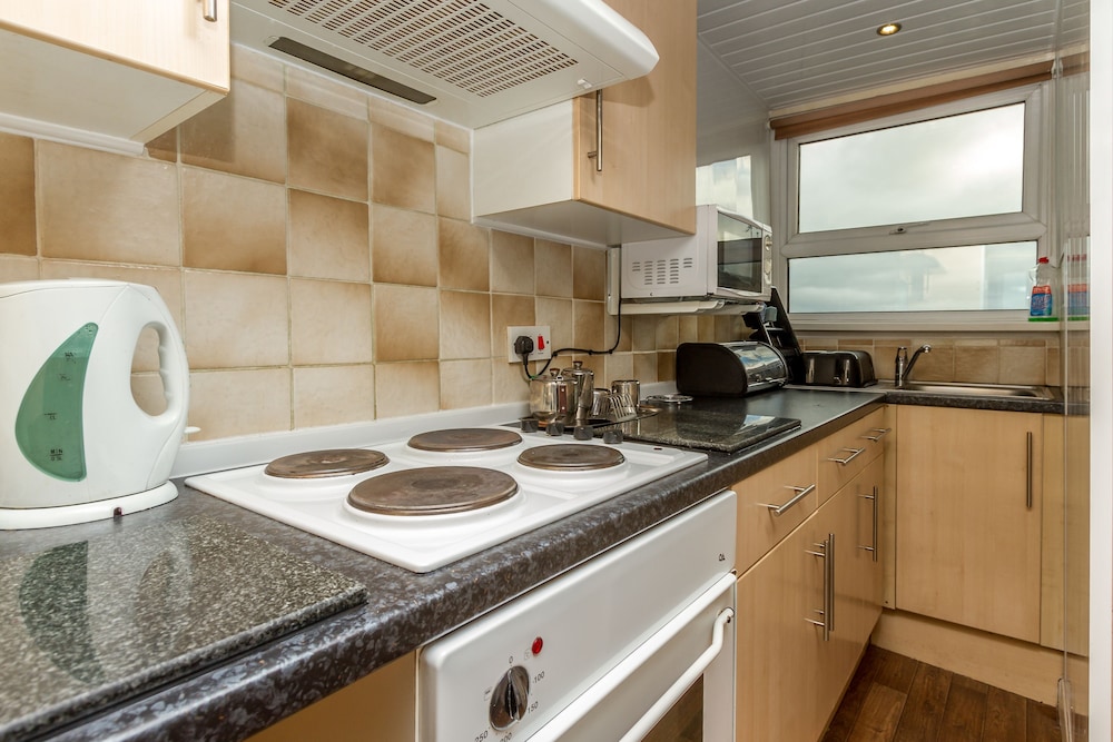 Lynton Apartments