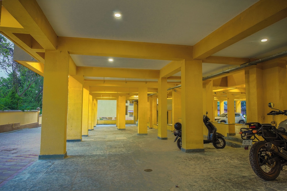 Alaya Stays Veera Marina 3 BHK Apartment
