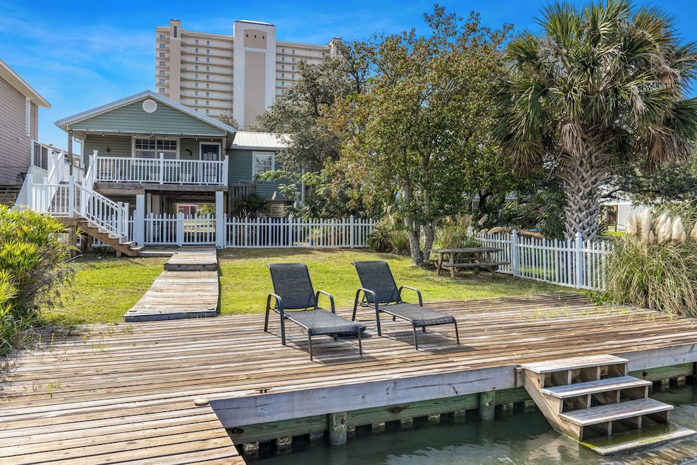 Serenity Shores by Southern Vacation Rentals
