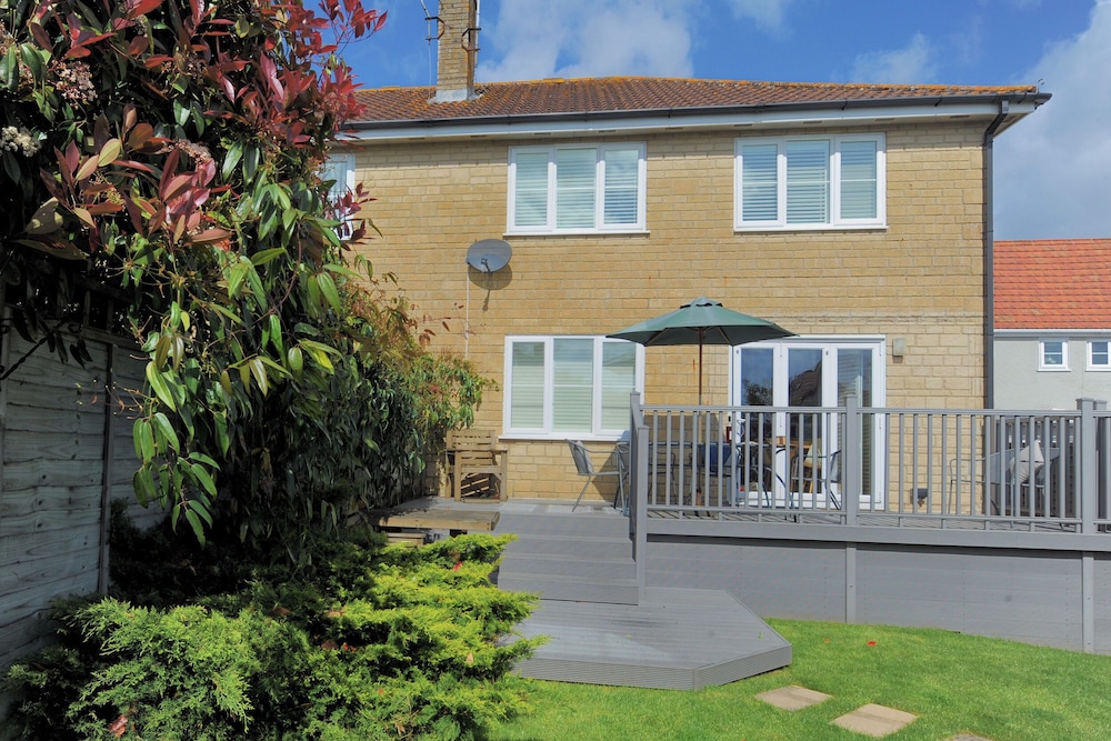2 Studley Gardens