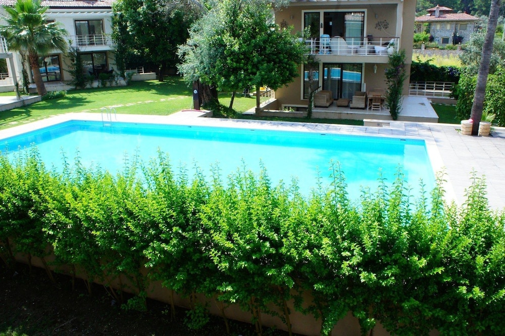 Aquamarine Apartments view 5