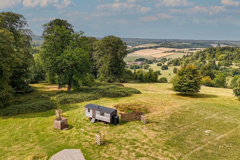 Drovers Hill at Stonor - Quercus - Shepherds hut