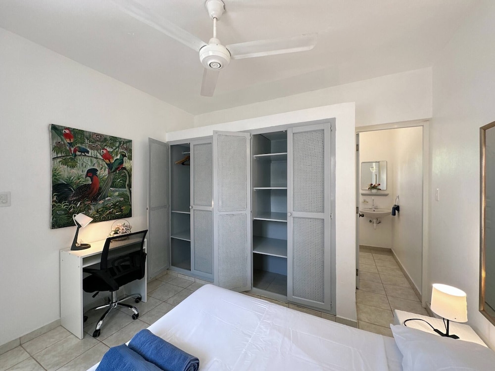 Secure 2-pers Apartment Centrally Located and Close to the Beach