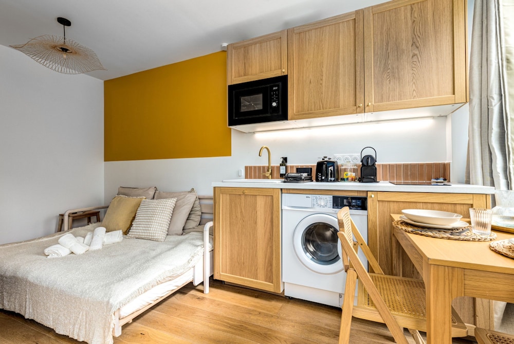 Lavie Maison Hot Tub Seaside Studio