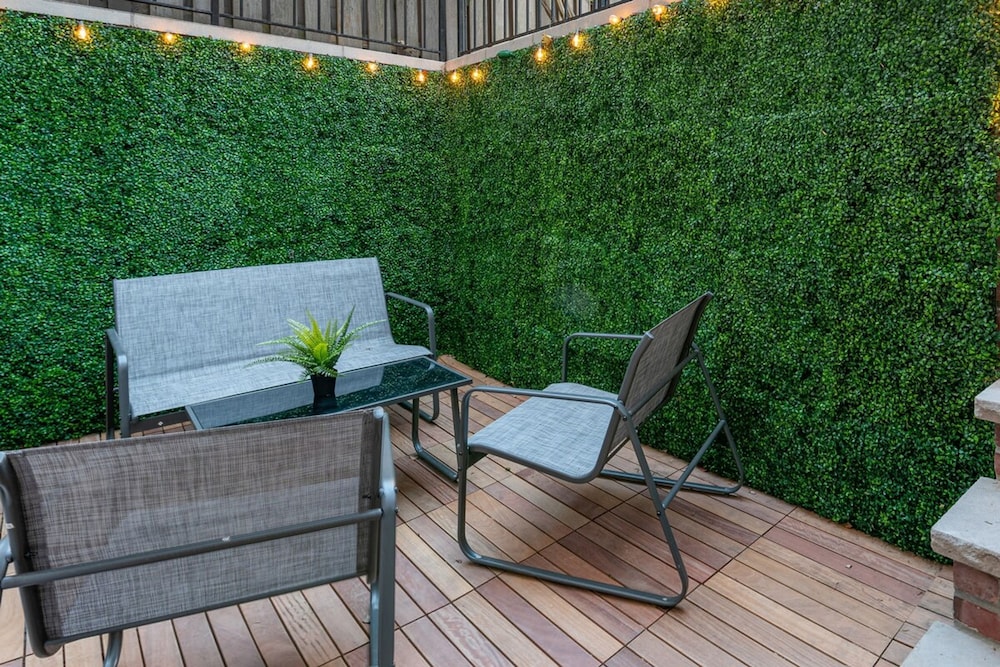 Adelphi I 3BR Ft Greene w Backyard Patio Porch