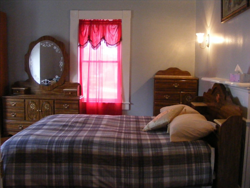 Elevate Rooms at 66 Montague