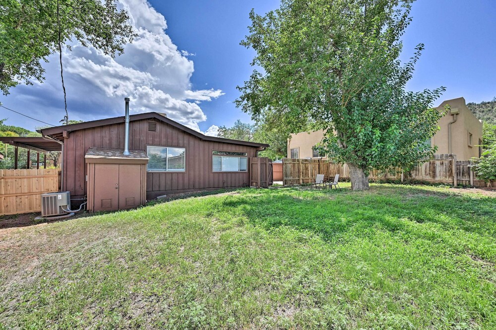 Quaint Sedona Cottage w/ Backyard + Views!