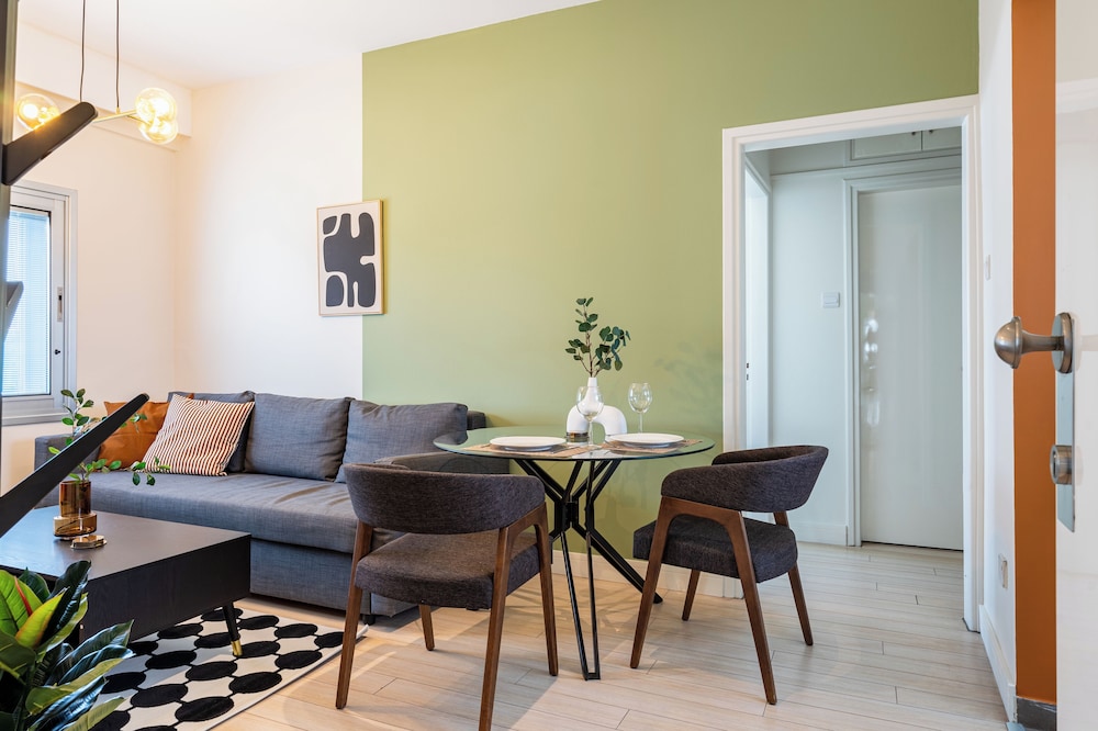Local Host Living - Signature Apartments in Nicosia