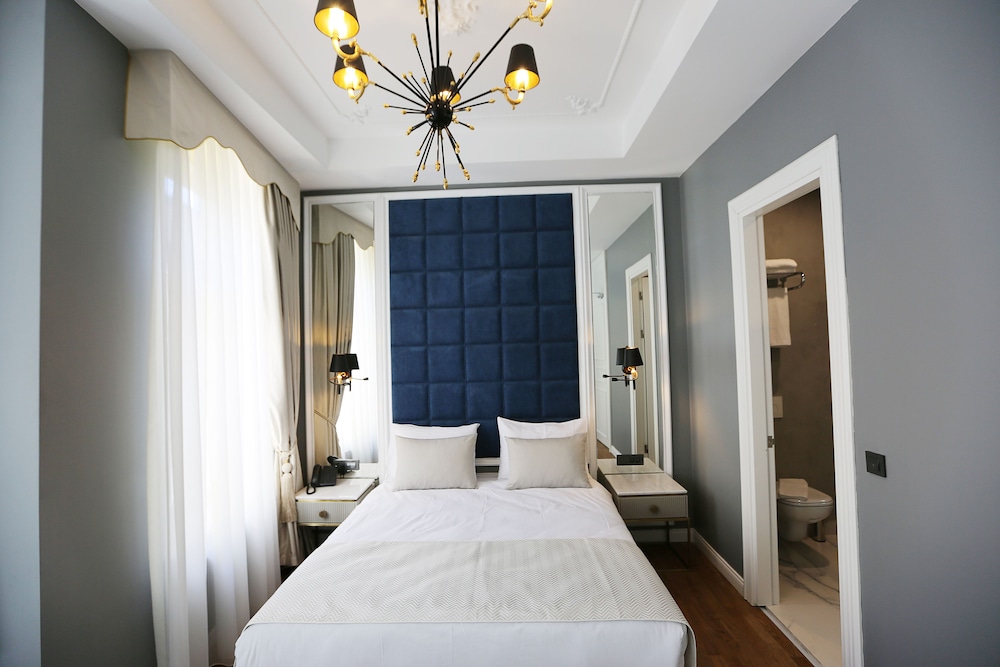 Royal Tophane - Image 26