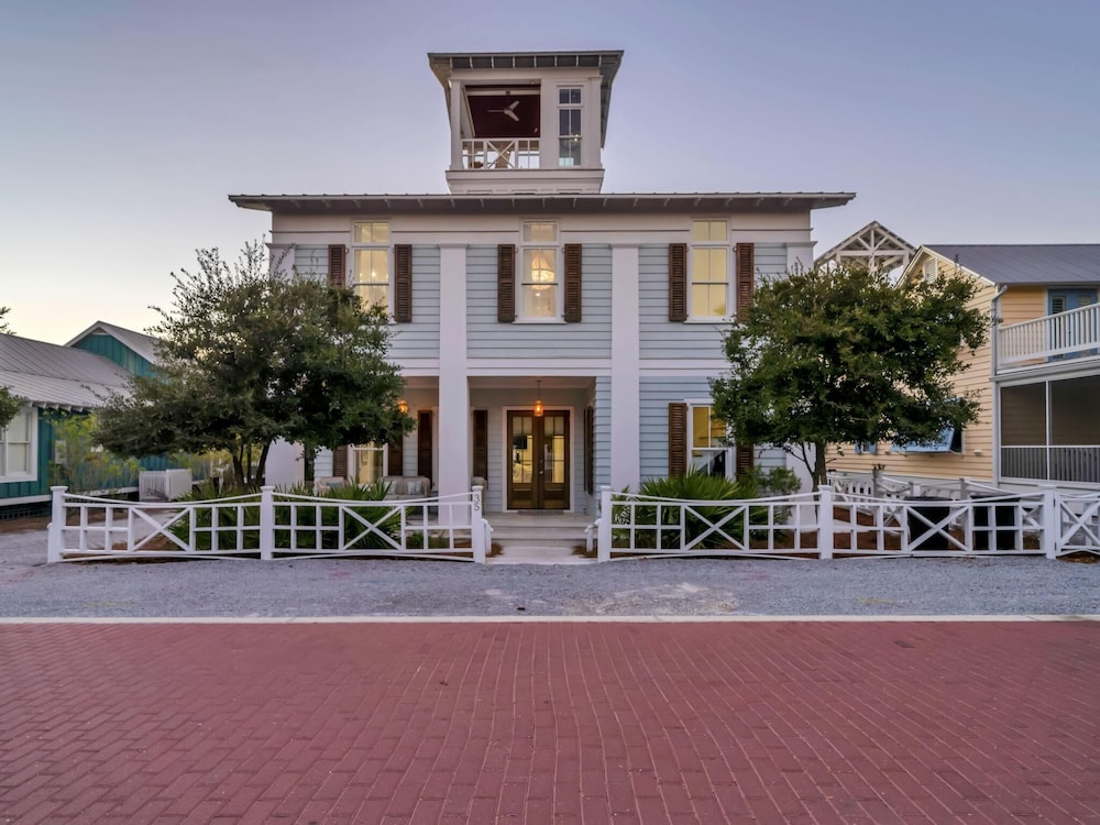 Sea La Vie Seaside Main House