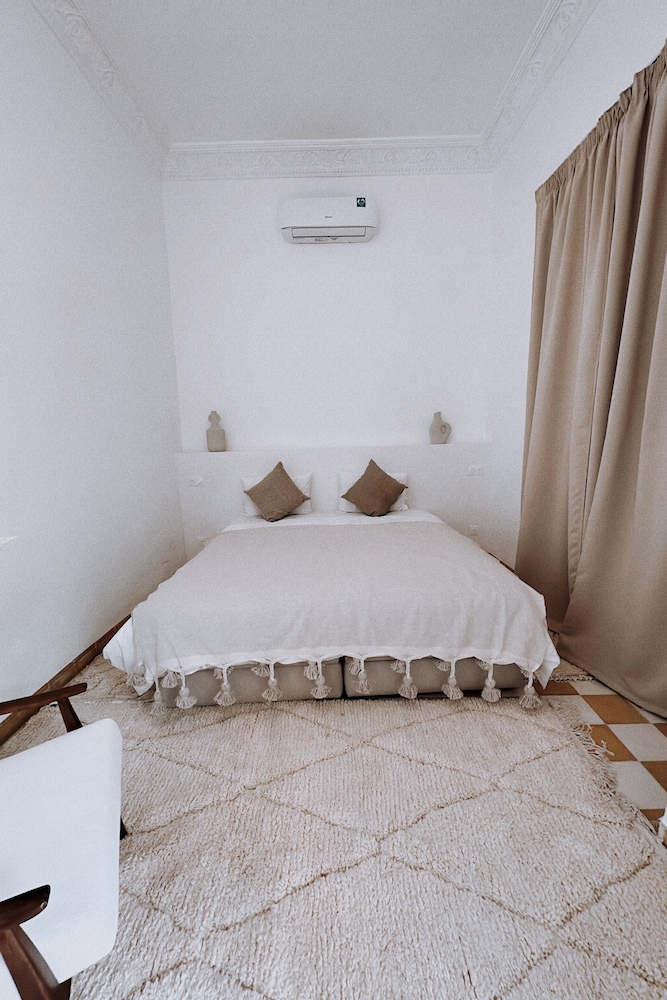 Riad Solila