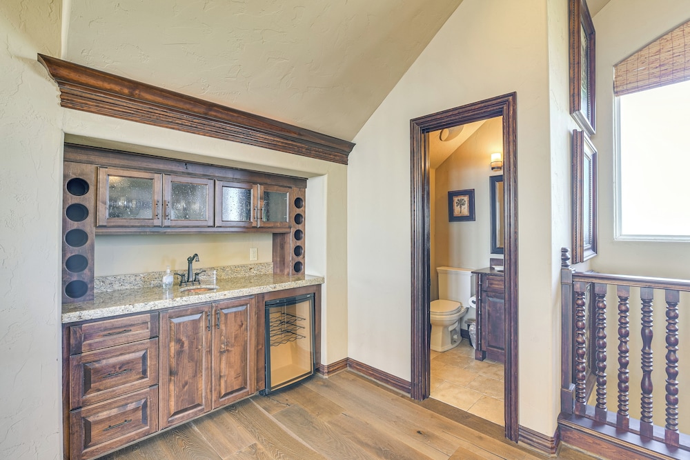 Beachfront Group Getaway on Bolivar Peninsula