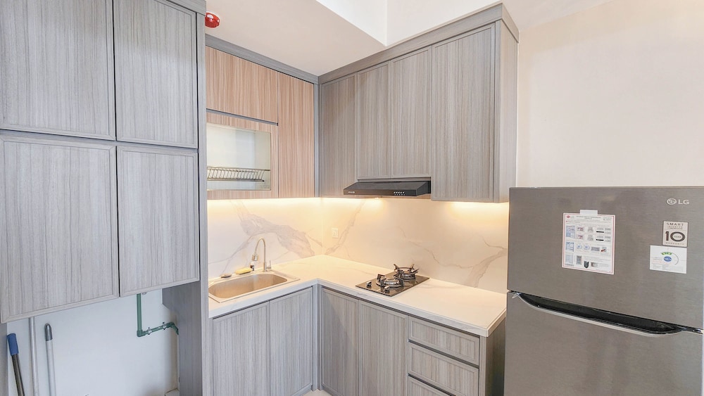 Wonderful 2BR with City View at Grand Sungkono Lagoon Apartment