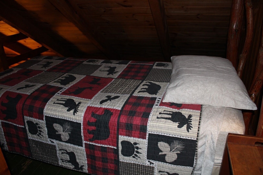 Hominy Ridge Cabins and Gift Shop